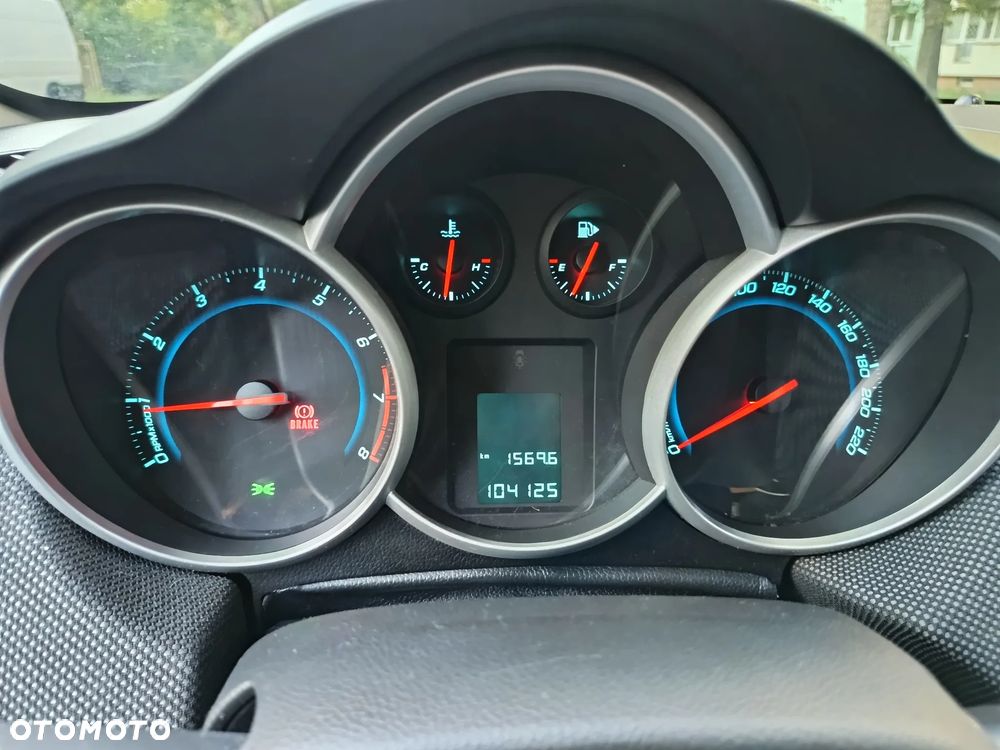 Chevrolet Cruze 1.6 LT+ - 12