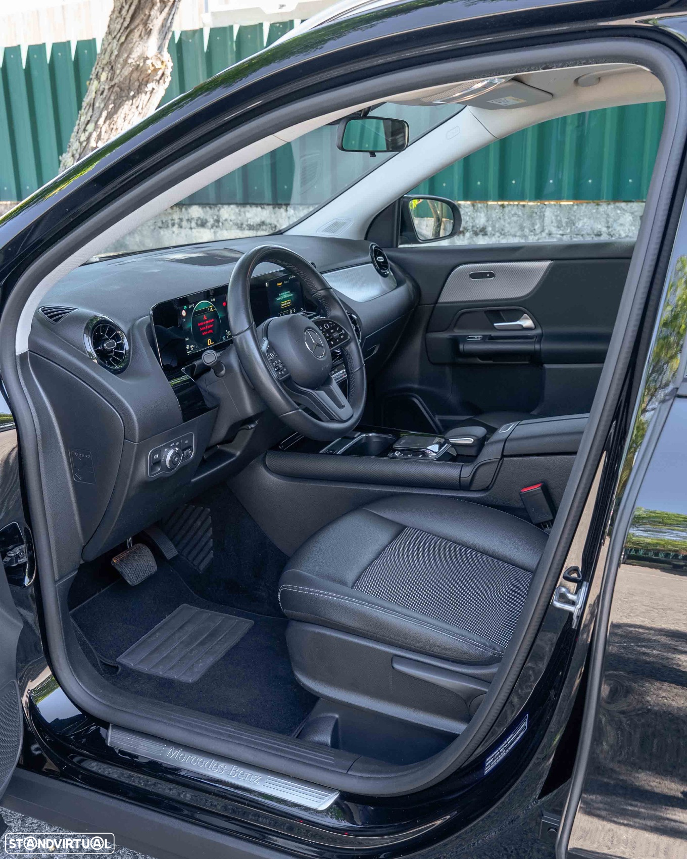 Mercedes-Benz GLA 180 7G-DCT - 12