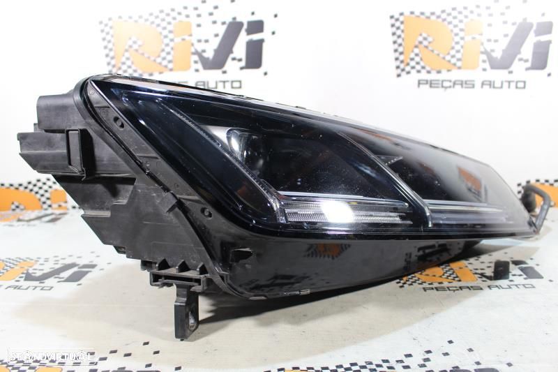 Ótica / Farol Direito Audi TT 8S / FV - 8S0941034D - 2