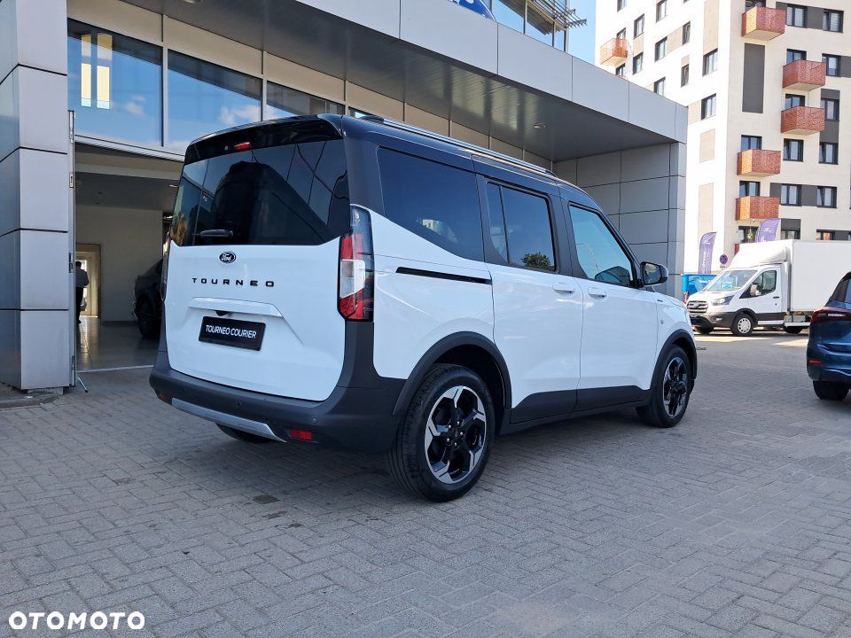 Ford Tourneo Courier - 2