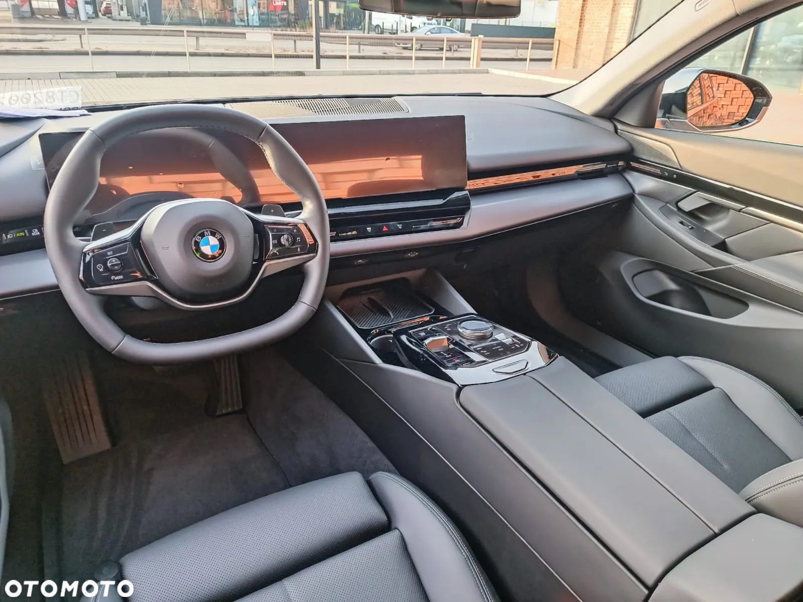 BMW Seria 5 520i mHEV - 11