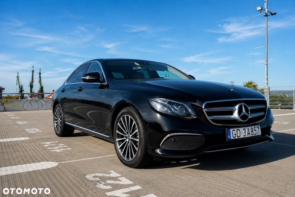 Mercedes-Benz Klasa E 220 d 4-Matic Business Edition 9G-TRONIC - 1