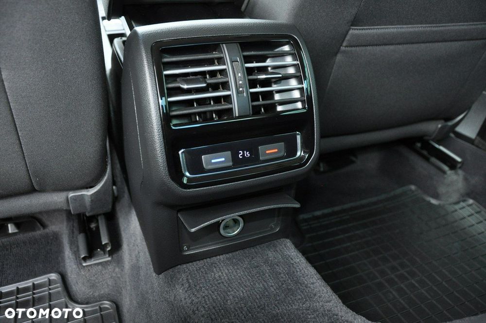 Volkswagen Passat - 21