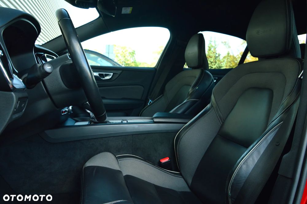 Volvo S60 T4 R-Design - 13