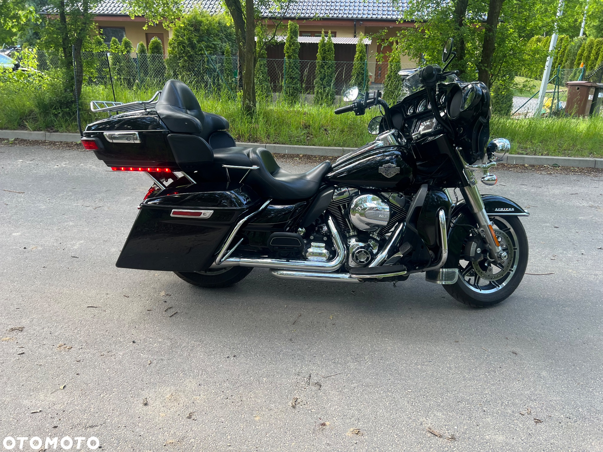 Harley-Davidson FLH Electra Glide - 16