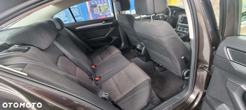 Volkswagen Passat 2.0 TDI BMT Comfortline - 9