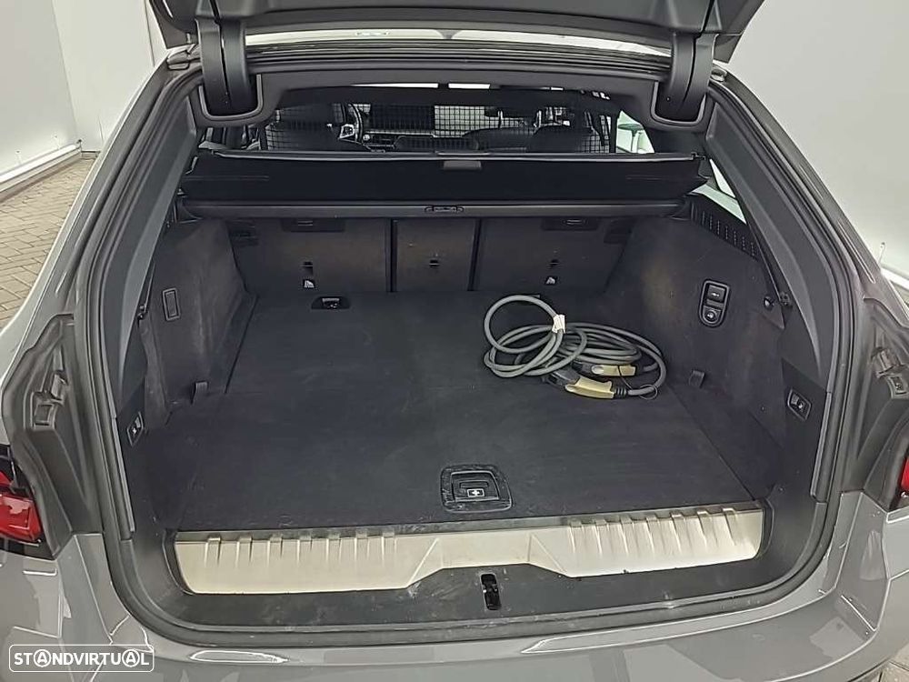 BMW 530 e Pack Desportivo M - 16