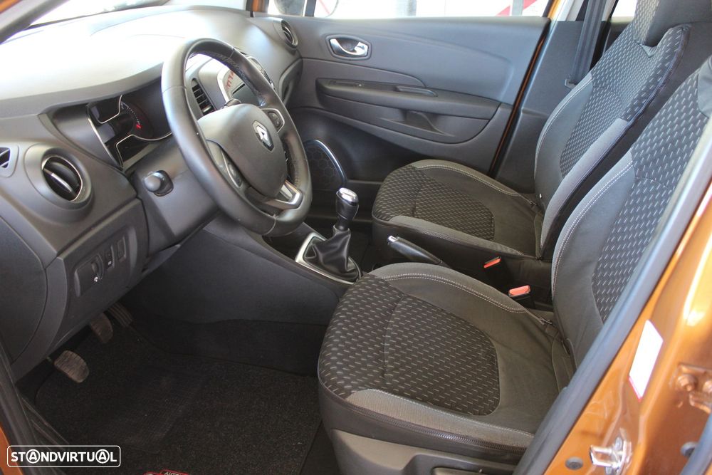 Renault Captur 0.9 TCE Exclusive XMOD - 23