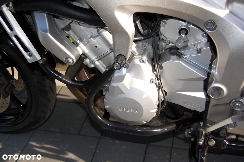 Yamaha FZ6 - 8