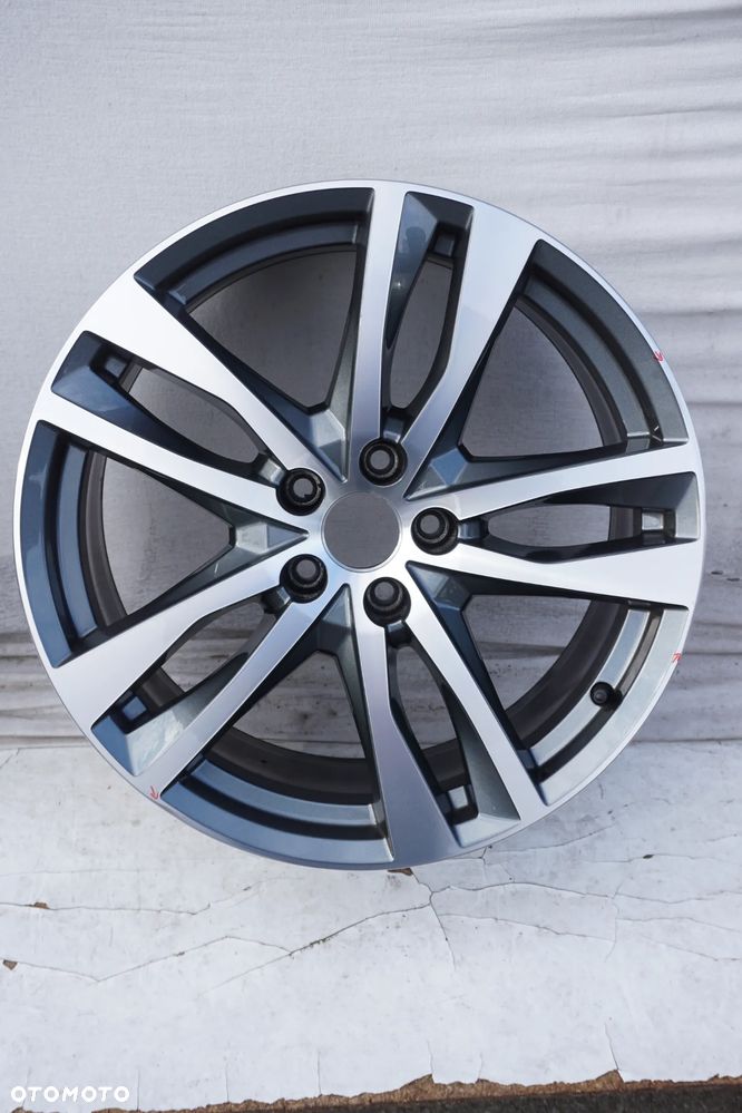 Audi 5x112 19 8,5J et40 4K0601025 H - 1