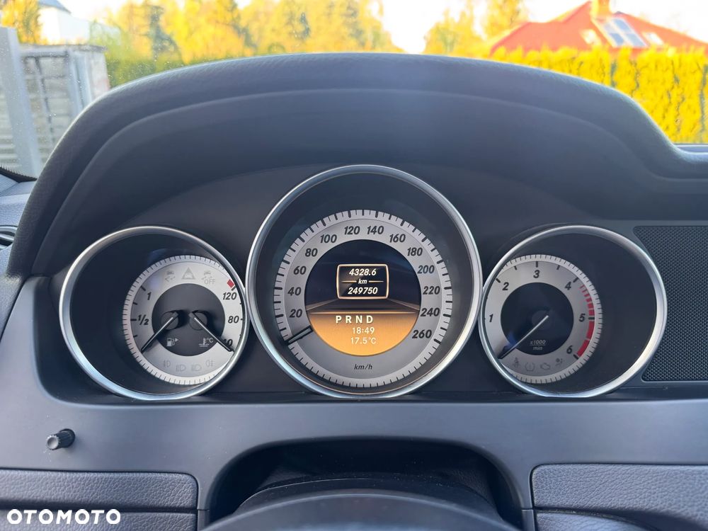Mercedes-Benz Klasa C 250 CDI DPF Automatik BlueEFFICIENCY Avantgarde - 21