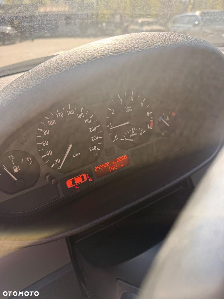 BMW Seria 3 316i - 8