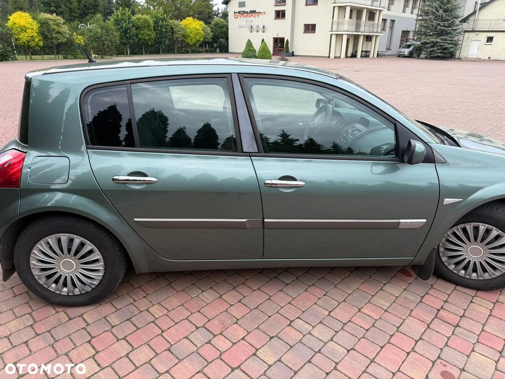 Renault Megane 1.6 Confort Authentique - 2