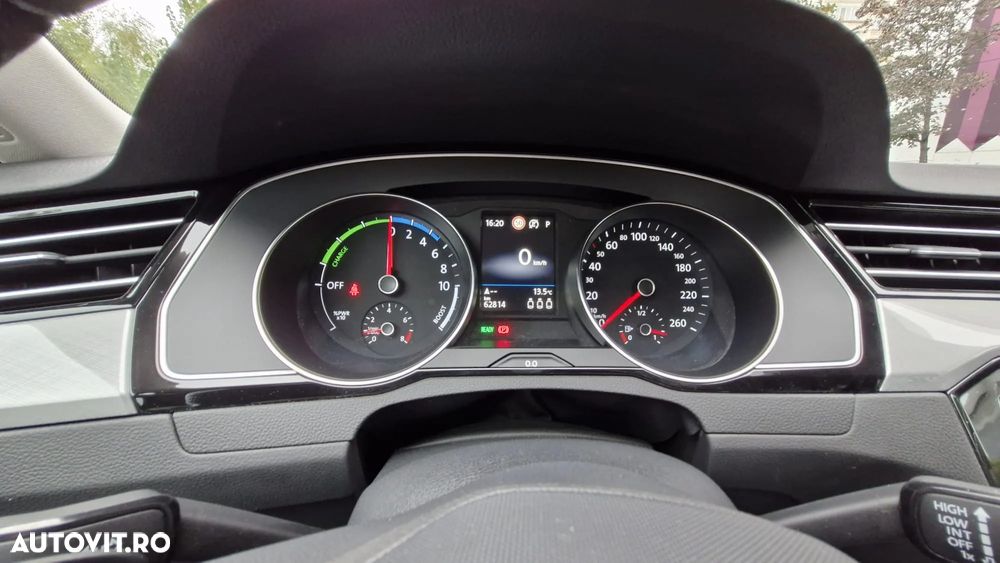 Volkswagen Passat GTE - 13
