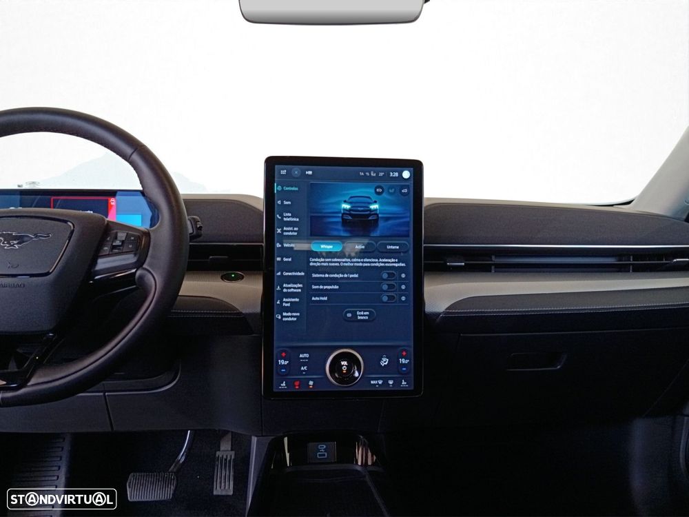 Ford Mustang Mach-E Standard - 14