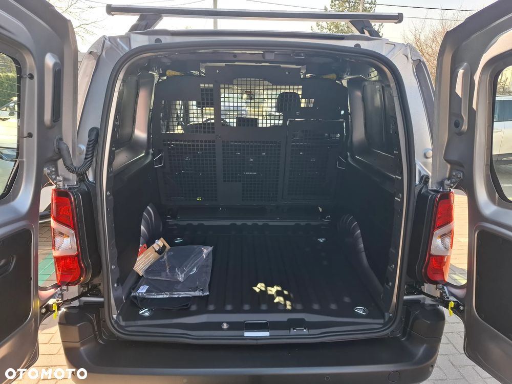 Toyota Proace City 1.5 D-4D Long 2,4t Active (bryg.) - 11