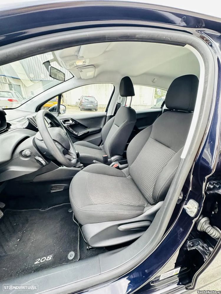 Peugeot 208 - 13