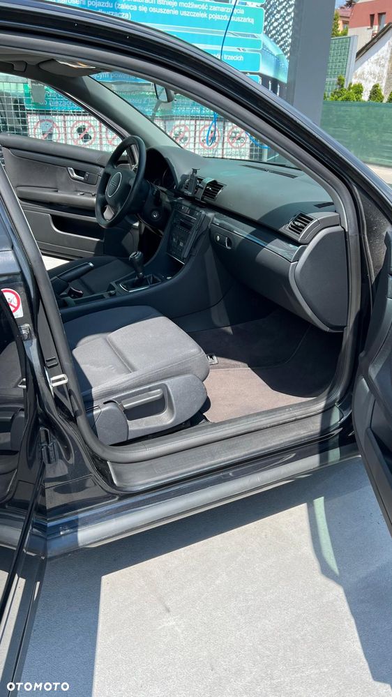 Audi A4 Limousine - 11