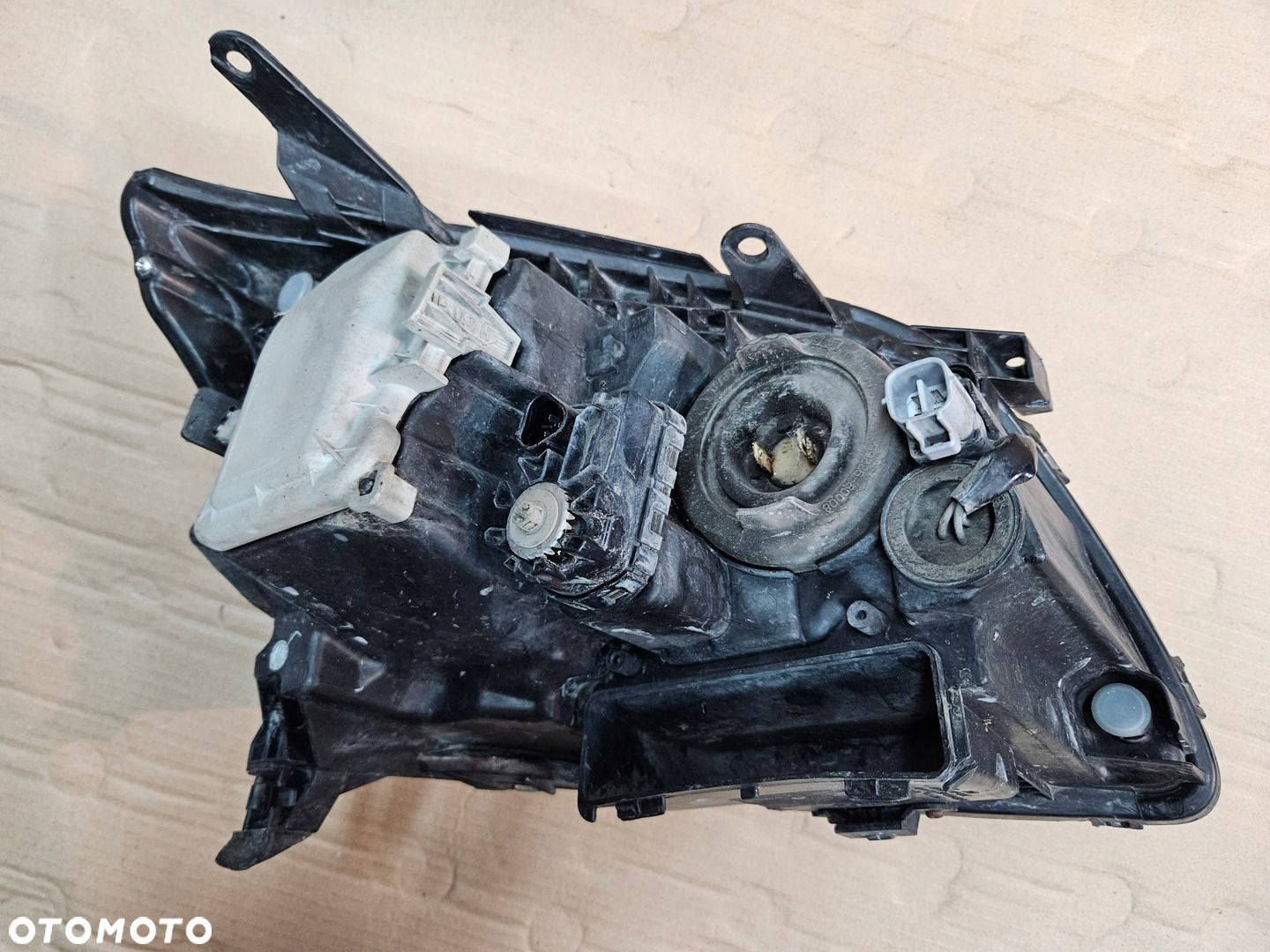 TOYOTA AVENSIS T25 03-06 LAMPA PRZÓD LEWY - 4