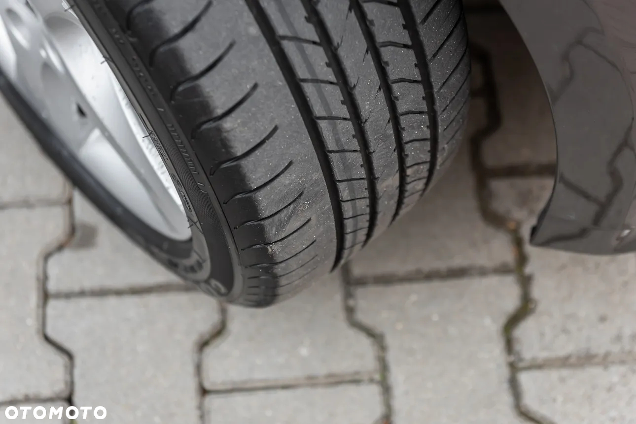 BMW Seria 1 120d - 28