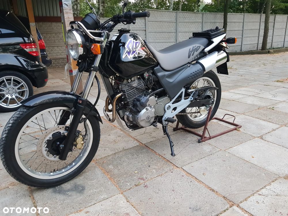 Yamaha XT - 12