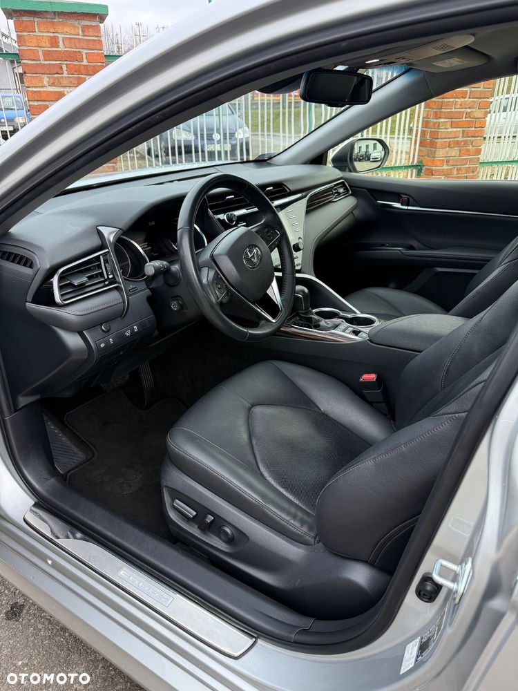 Toyota Camry 2.5 Hybrid Executive CVT - 7