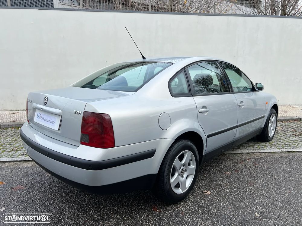 VW Passat 1.9 TDi Confortline - 6