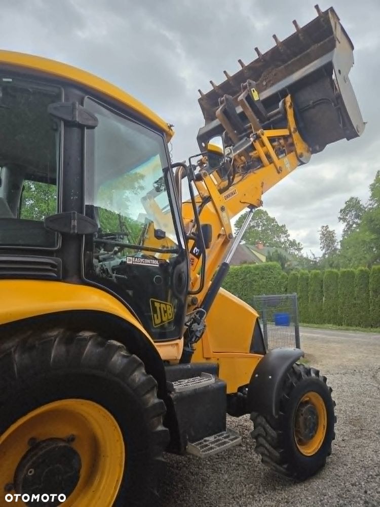 JCB 3CX - 9