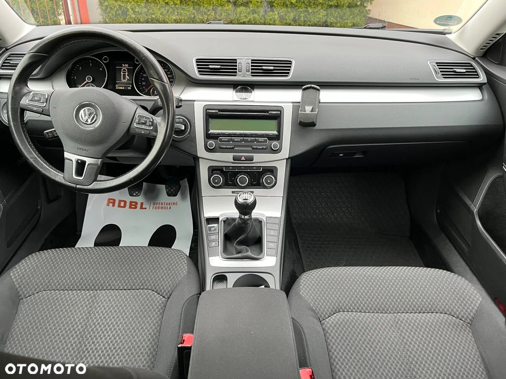 Volkswagen Passat Variant 2.0 Blue TDI SCR Highline - 23