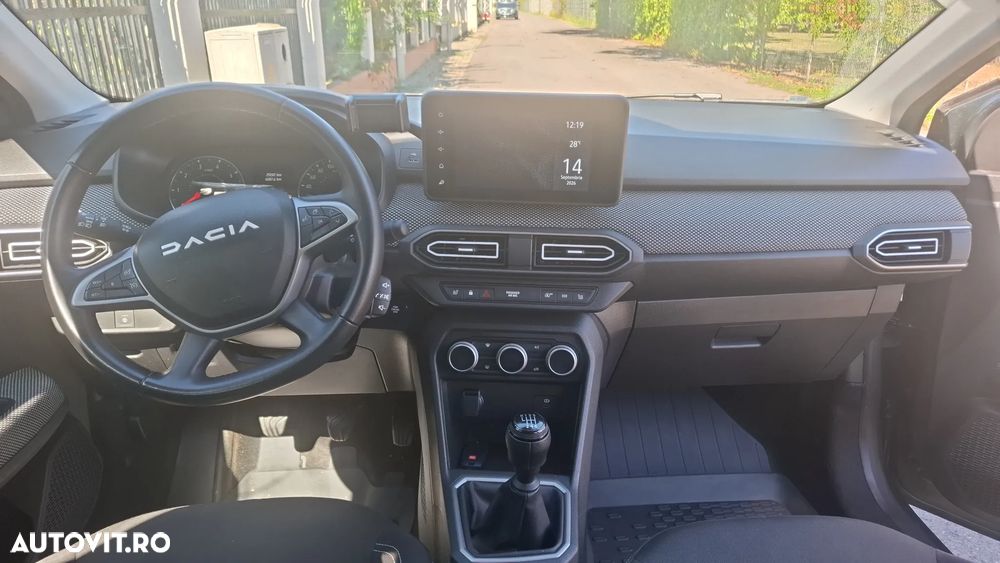 Dacia Logan 2024 photo 2