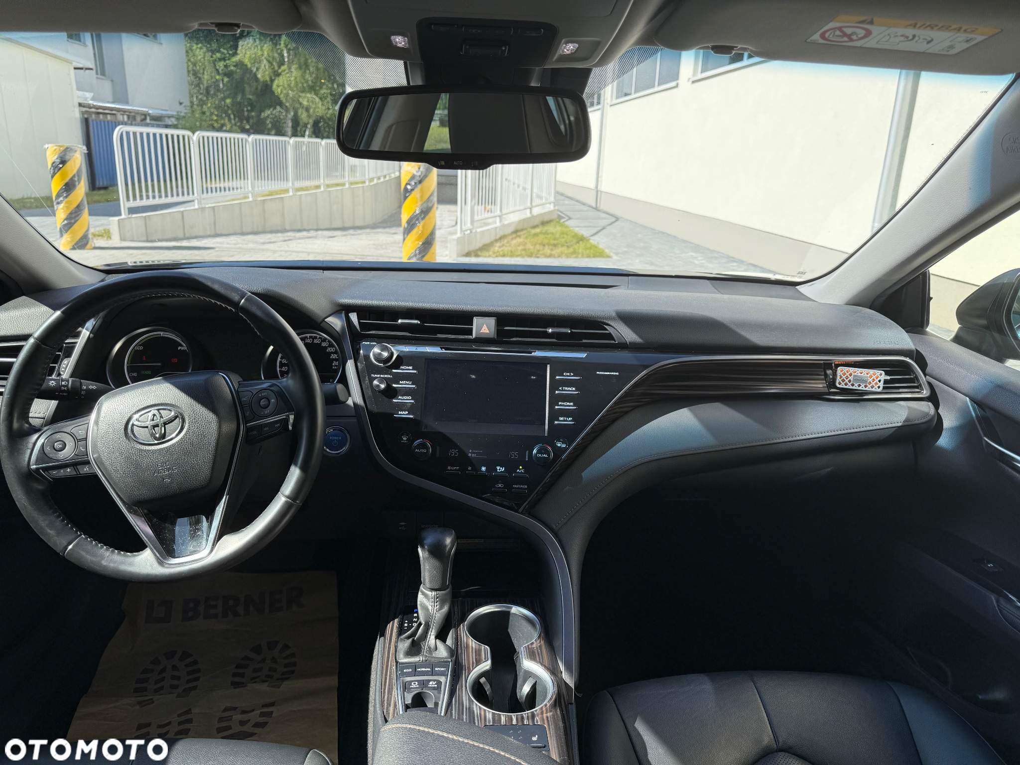 Toyota Camry 2.5 Hybrid Executive CVT - 14