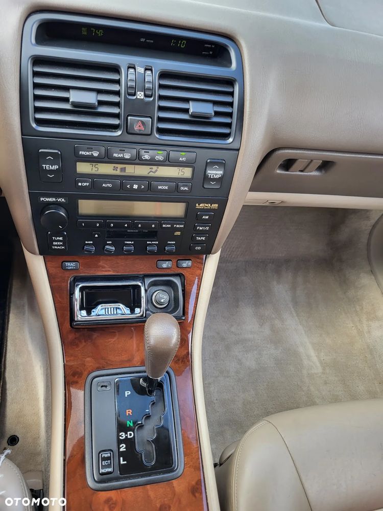 Lexus LS 400 - 22