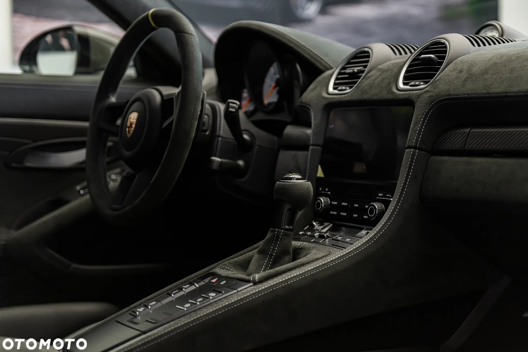 Porsche 718 Spyder - 21