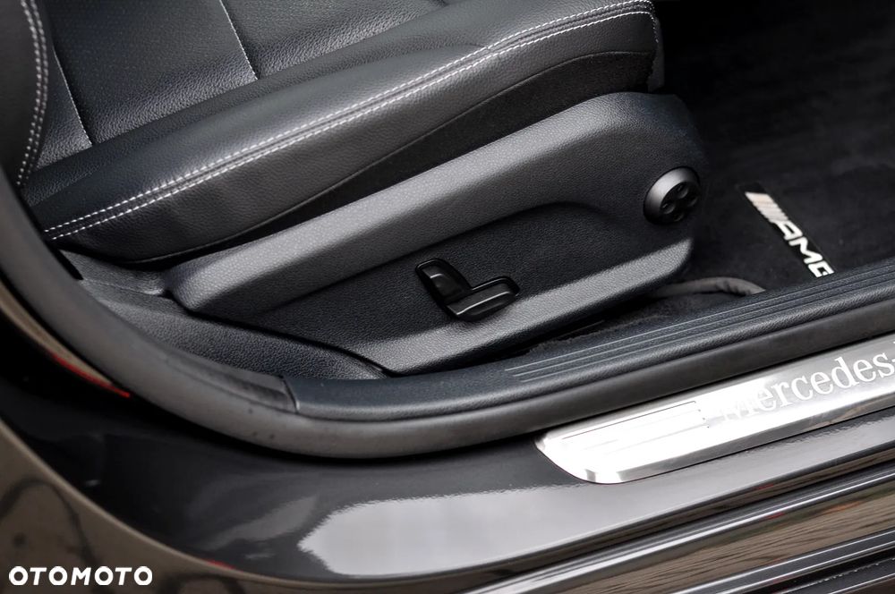 Mercedes-Benz Klasa C 300 9G-TRONIC AMG Line - 19