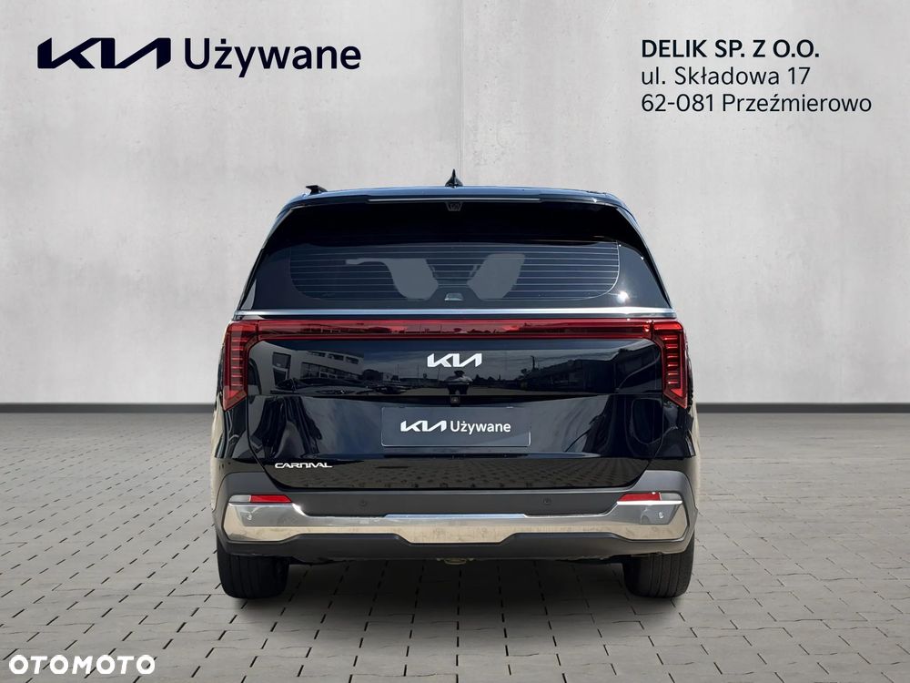 Kia Carnival - 5