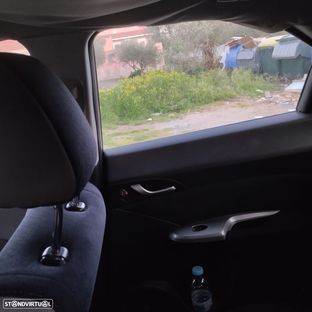 Honda Civic 1.4 Comfort - 17