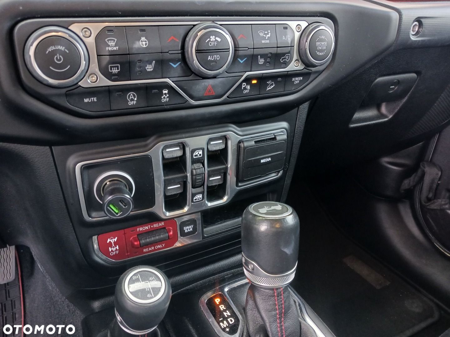 Jeep Wrangler - 16
