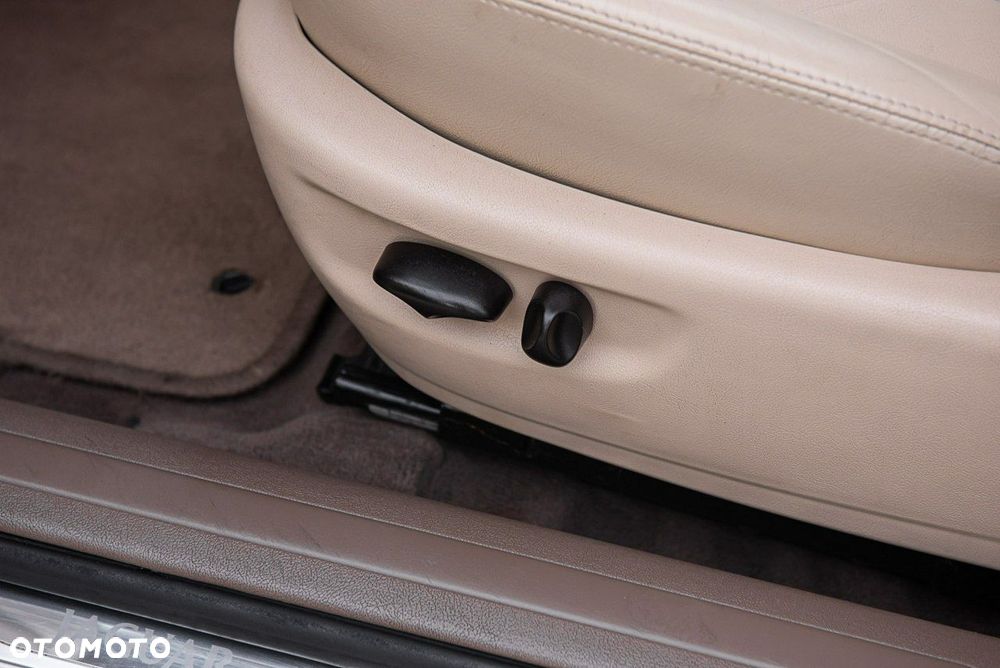 Jaguar X-Type 3.0 V6 4x4 Executive - 21