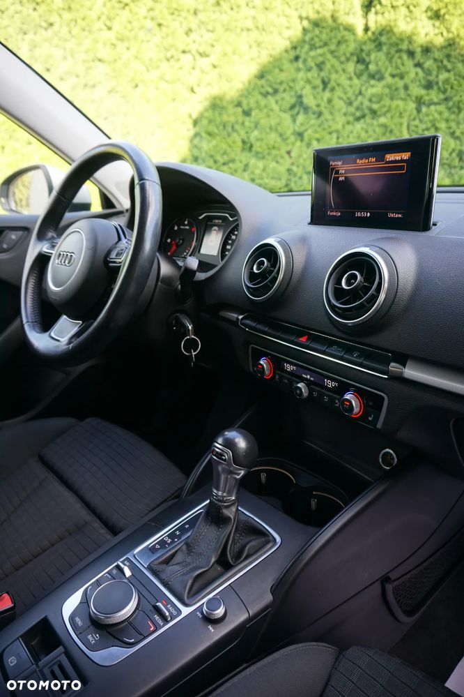 Audi A3 Sportback 2.0 TDI S tronic - 16