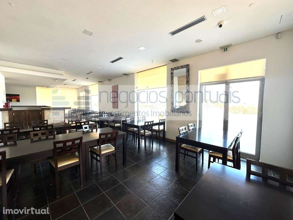 Restaurante com esplanada, mobilado e equipado - Grande imagem: 2/30