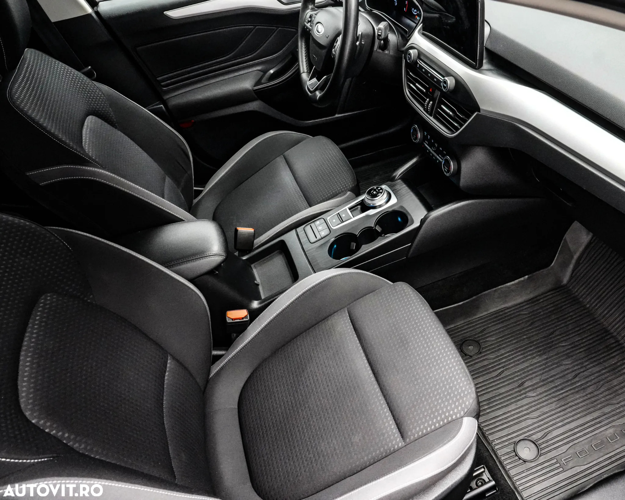 Ford Focus 1.0 EcoBoost Titanium - 10