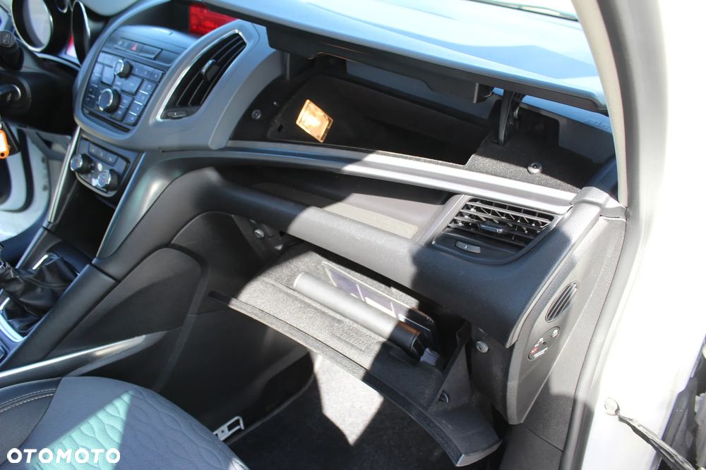 Opel Zafira - 27