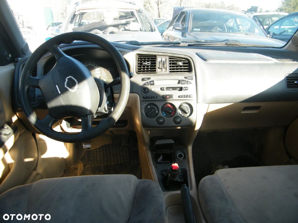 Nissan Primera P11 (99r.) 1.6 B 99KM. Silnik GA16DE Skrzynia 60Y2 lakier DV9.Cały na części. GWARANCJA !!!  Przód Tył Zestaw Komplet Drzwi Klapa Zderzak Błotnik Maska Grill Atrapa Szyba Pas Lampa Lusterko Boczki Fotel Kanapa Kokpit Deska Rozdzielcza Przełącznik Włącznik Sterownik Przewody Wiązka Instalacja Moduł Komputer Czujnik Listwa Pompa Alternator Wtryski Głowica Rozrusznik Kompresor Sprzęgło Dwumas Silnik Skrzynia ABS Klimatyzacji Paliwa Wspomagania Kolektor Turbina Przepustnica Zawór Chłodnica Koło Hak Belka Sanki Zawieszenie Mcpherson Półoś Amortyzator Wydech Tłumik Zacisk Most - 6