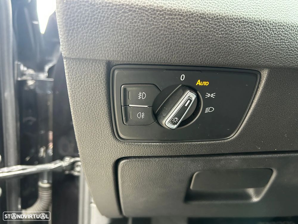 VW Passat Variant 1.6 TDI Highline DSG - 28
