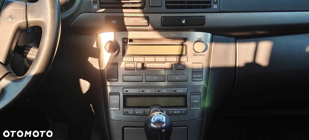 Toyota Avensis 2.0 D-4D Combi - 33