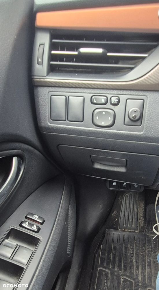 Toyota Avensis 1.8 Premium - 13