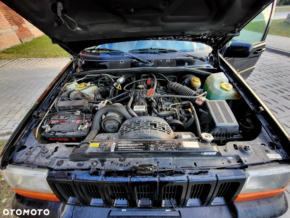 Jeep Grand Cherokee - 12