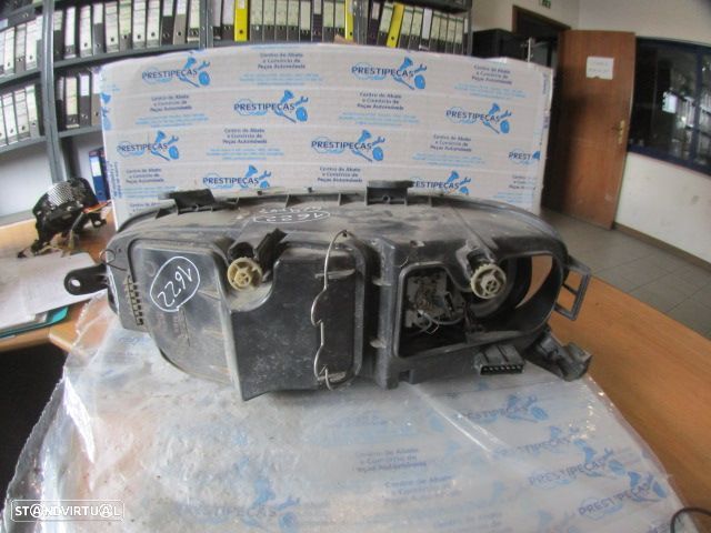 Farol 89100448 FIAT PUNTO 188 2000 1.2I 60CV 5P PRETO DRT H1 + H1 ORIGINAL VALEO - 2