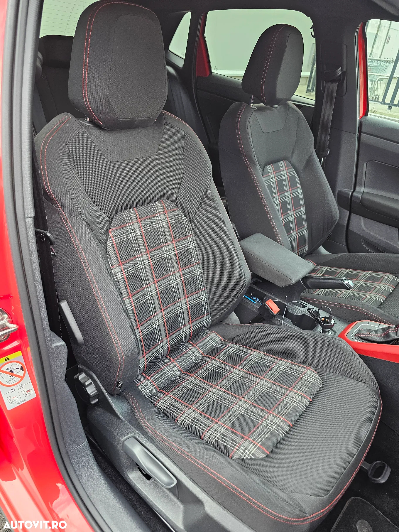 Volkswagen Polo 2.0 TSI OPF DSG GTI - 11