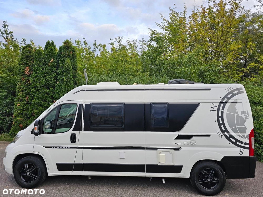 Adria TWIN 600 LUX Zimowy Hak MAX doposażony - 4